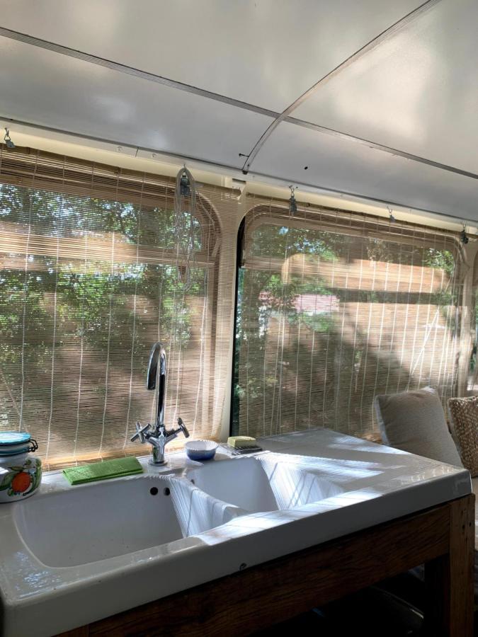Magic Roof Top Bus With Big Bath In The Tree Forest! Мімізан Екстер'єр фото