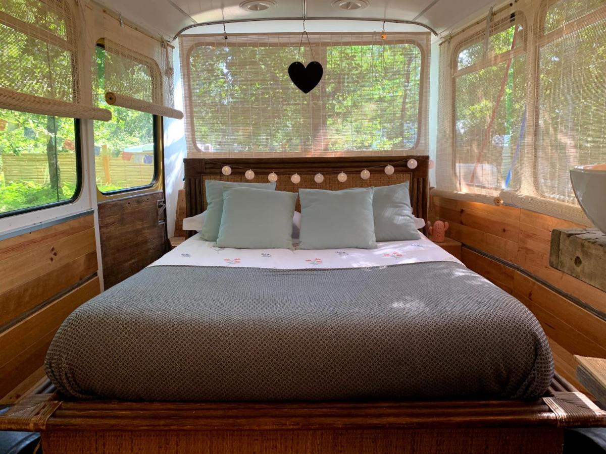 Magic Roof Top Bus With Big Bath In The Tree Forest! Мімізан Екстер'єр фото