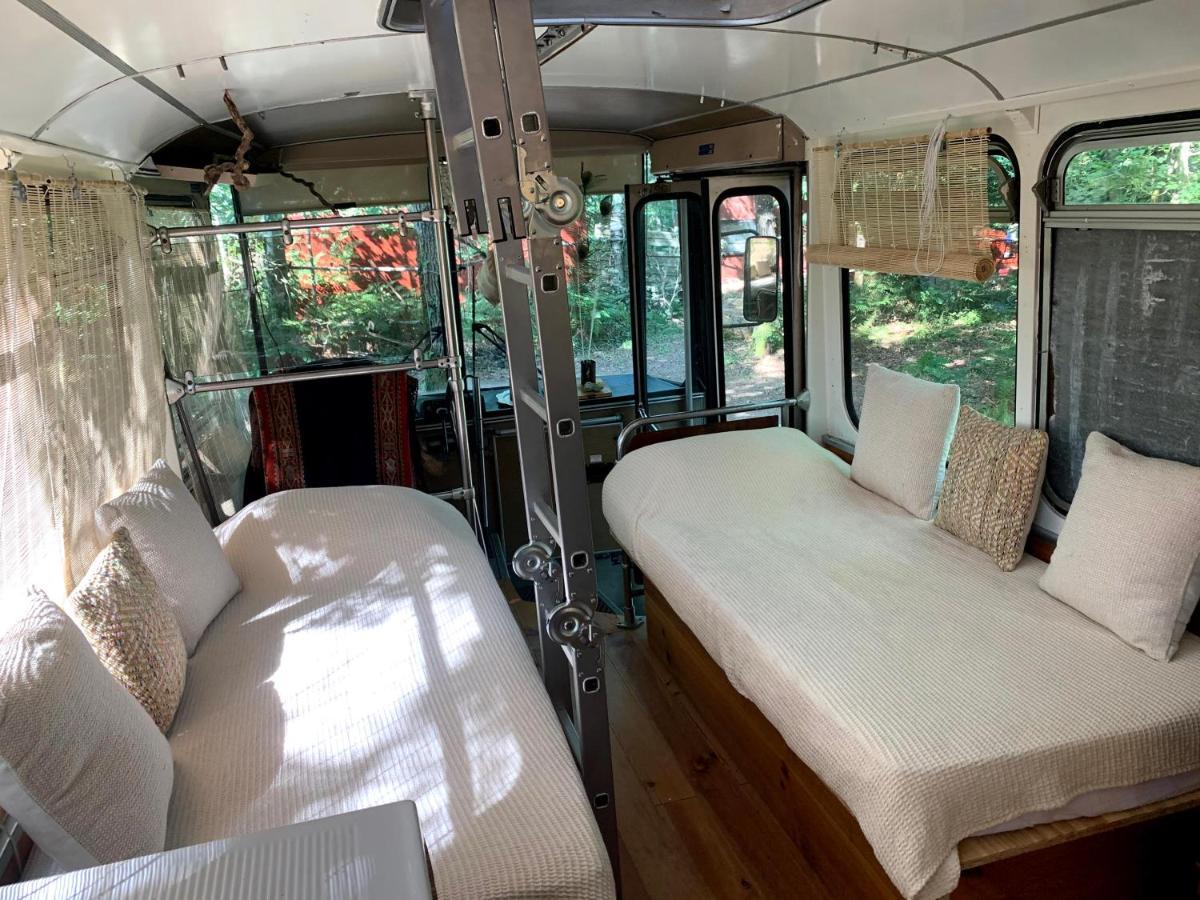 Magic Roof Top Bus With Big Bath In The Tree Forest! Мімізан Екстер'єр фото